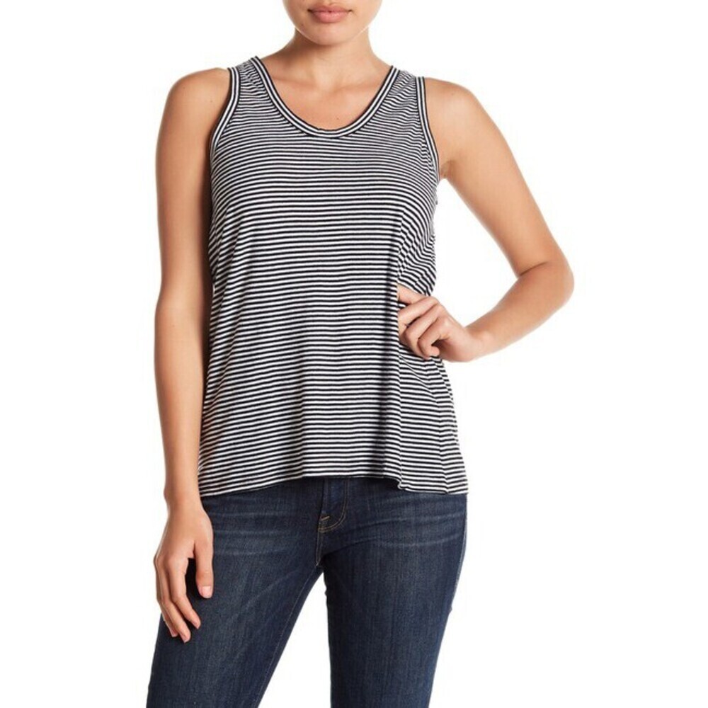 Susina Women's Sleeveless V Back Tank Top In Black/White Stripe Size M